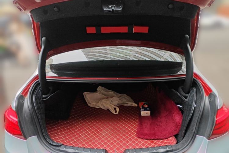 Used BMW 3 Series 2018 320Li Fashion Model Trunk