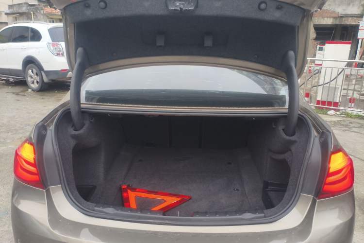 Used BMW 3 Series 2018 320Li Fashion Model Trunk