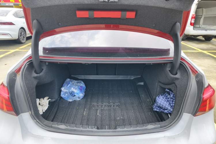 Used BMW 3 Series 2018 320Li M Sport Night Edition Trunk