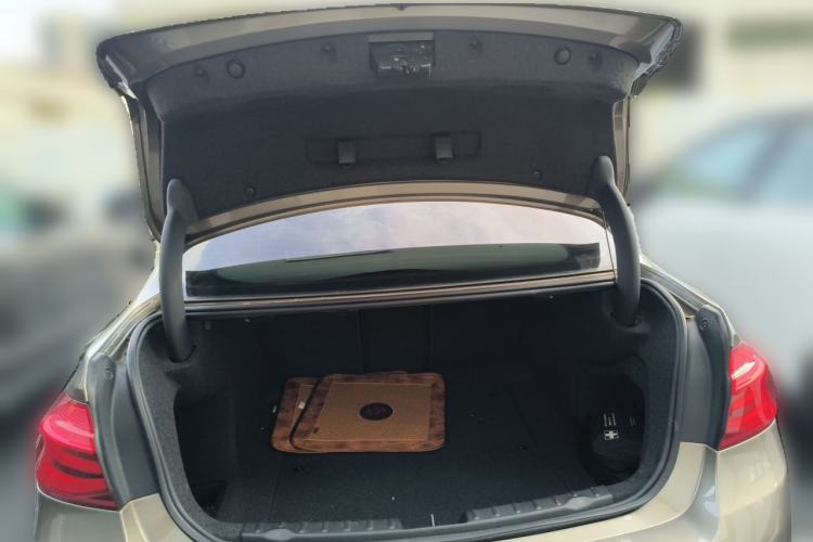 Used BMW 3 Series 2018 320Li Fashion Model Trunk