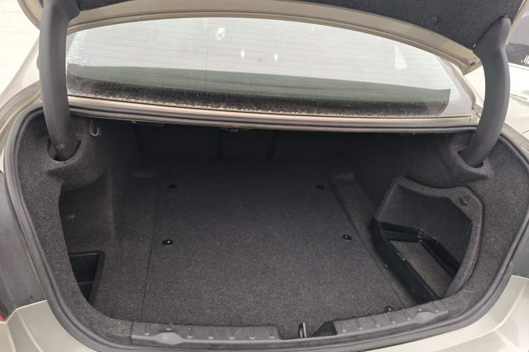 Used BMW 3 Series 2018 318Li Trunk