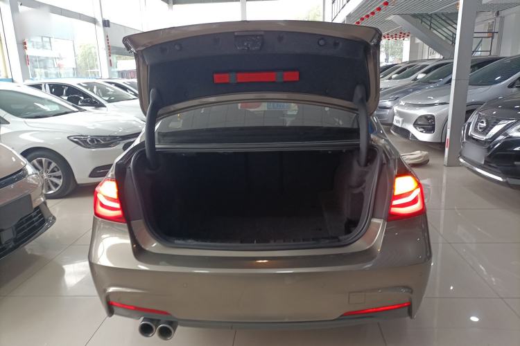 Used BMW 3 Series 2018 320i M Sport Package Trunk