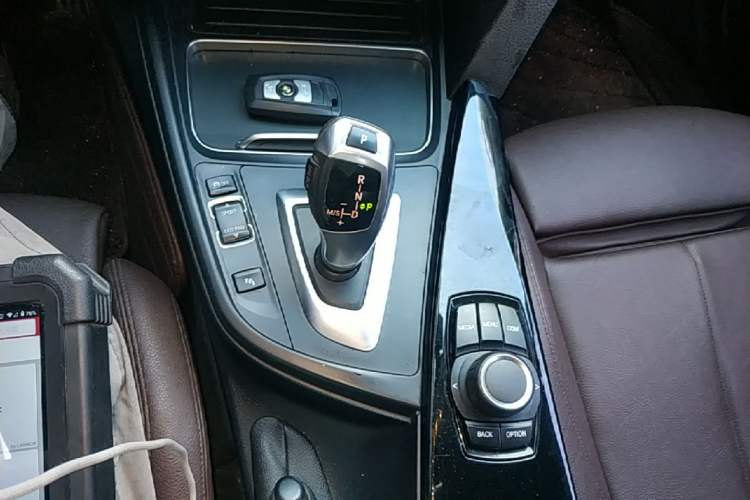 Used BMW 3 Series 2018 320Li Fashion Model Gear Lever