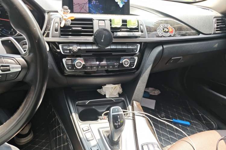 Used BMW 3 Series 2018 320Li M Sport Night Edition Audio And AC Panel
