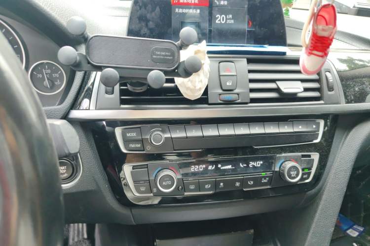 Used BMW 3 Series 2018 320Li Fashion Model Audio And AC Panel