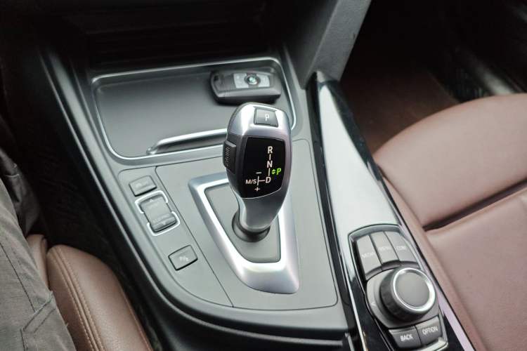 Used BMW 3 Series 2018 320Li Fashion Model Gear Lever
