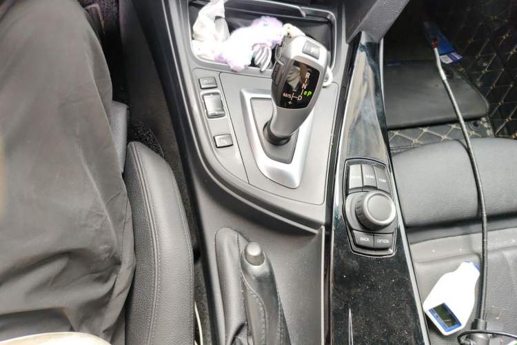 Used BMW 3 Series 2018 320Li Fashion Model Gear Lever