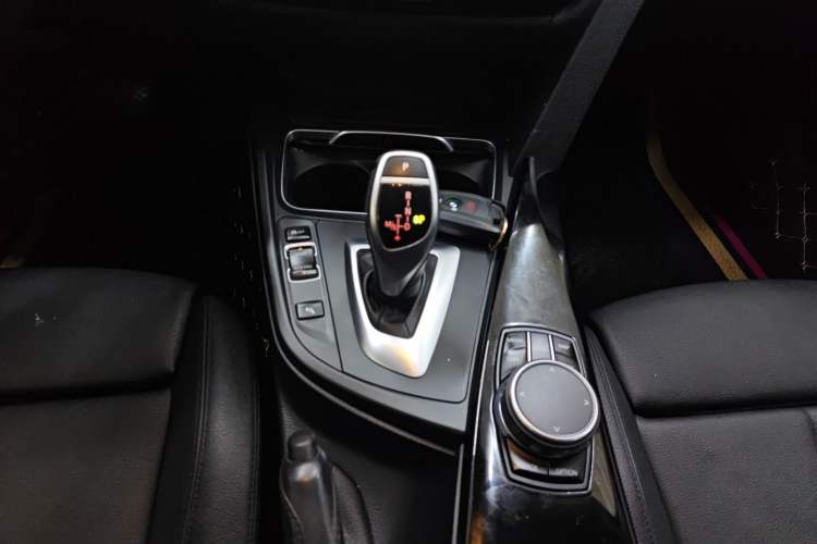 Used BMW 3 Series 2018 320Li Leading Model M Sport Package Interior 5