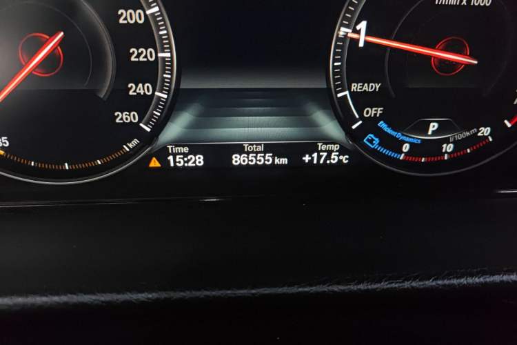 Used BMW 3 Series 2018 320Li Leading Model M Sport Package Odometer Close Up