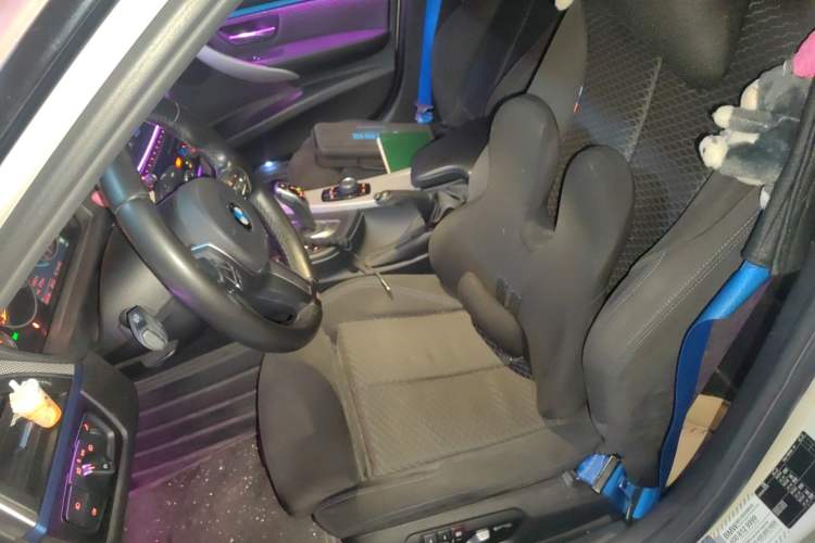 Used BMW 3 Series 2018 320i M Sport Package Left Front Seat