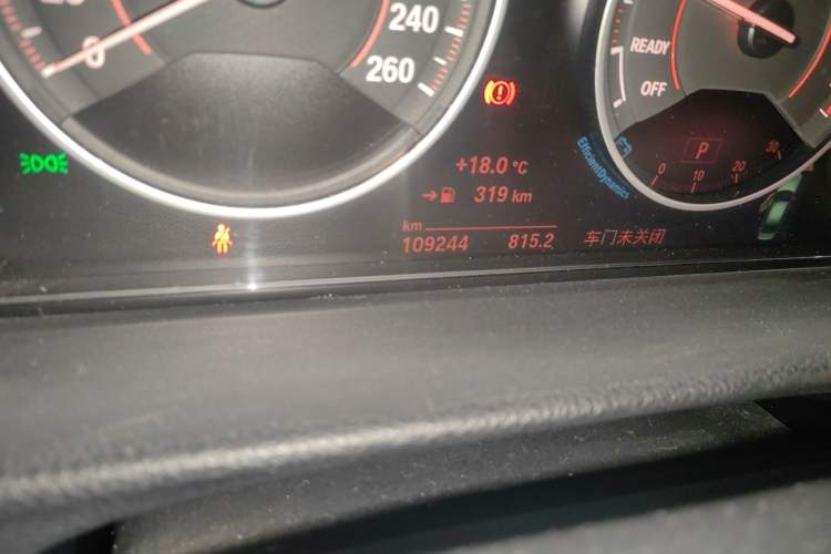 Used BMW 3 Series 2018 320i M Sport Package Odometer Close Up
