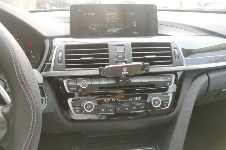 Used BMW 3 Series 2018 320Li M Sport Night Edition Audio And AC Panel