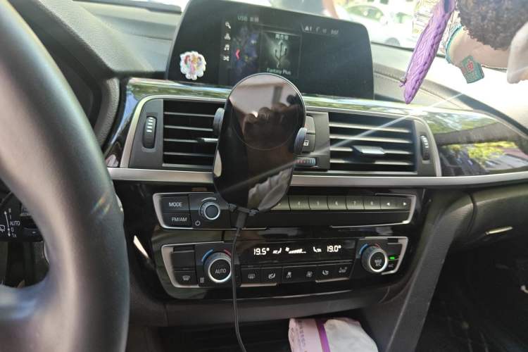 Used BMW 3 Series 2018 320Li Fashion Model Audio And AC Panel