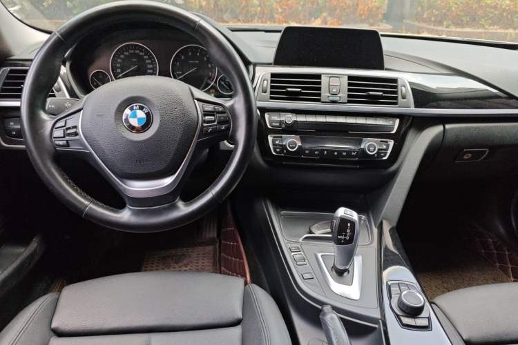 Used BMW 3 Series 2018 320Li Fashion Model Center Console
