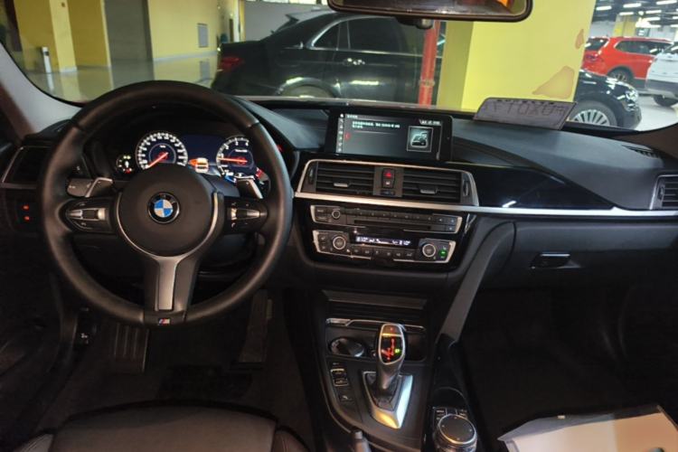 Used BMW 3 Series 2018 320Li Leading Model M Sport Package Center Console