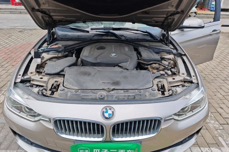 Used BMW 3 Series 2018 320Li Fashion Model Engine Bay