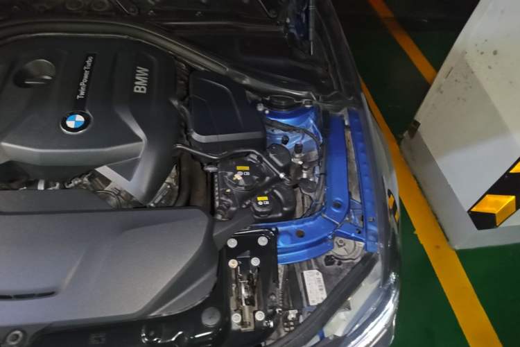 Used BMW 3 Series 2018 330i M Sport Night Edition Engine Bay Left