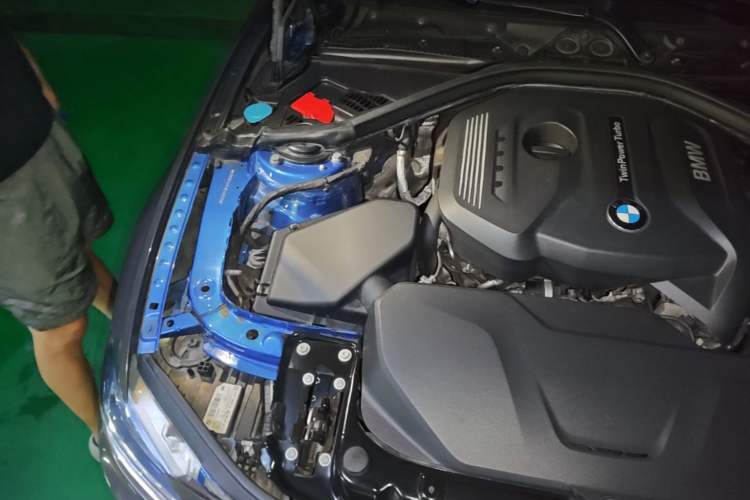 Used BMW 3 Series 2018 330i M Sport Night Edition Engine Bay Right
