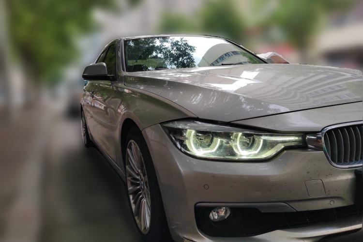 Used BMW 3 Series 2018 320Li Fashion Model Front Right 45 Deg