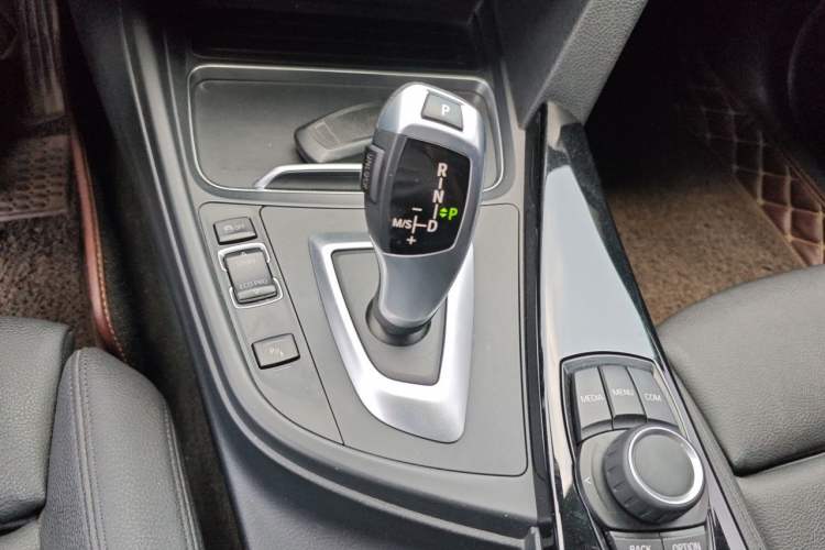 Used BMW 3 Series 2018 320Li Fashion Model Gear Lever