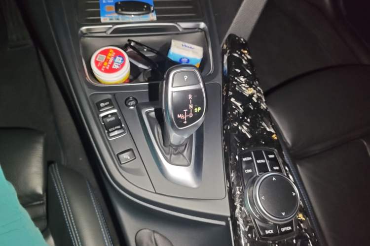 Used BMW 3 Series 2018 330i M Sport Night Edition Gear Lever