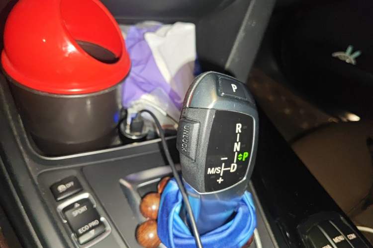Used BMW 3 Series 2018 320Li Fashion Model Gear Lever