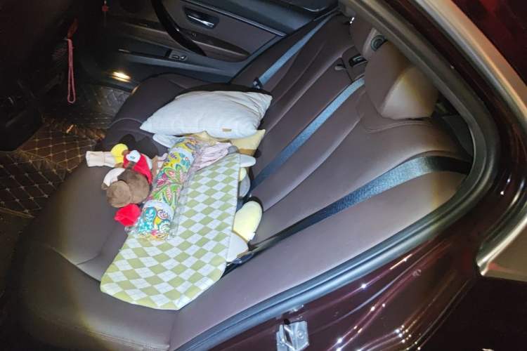 Used BMW 3 Series 2018 320Li Fashion Model Left Rear Seat