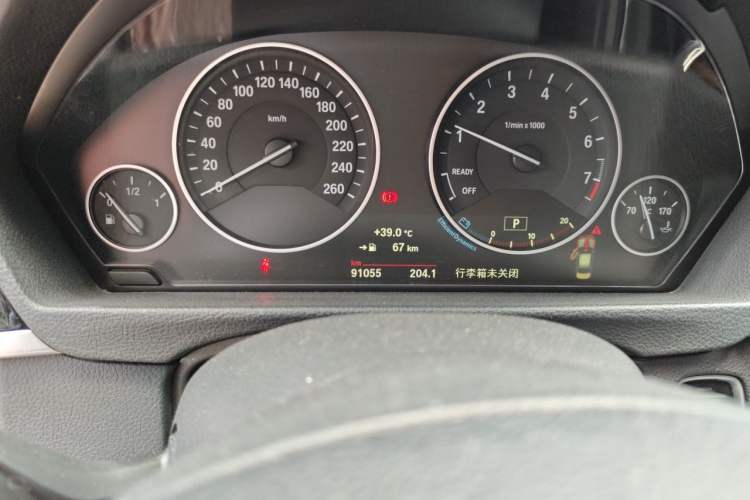 Used BMW 3 Series 2018 320Li Fashion Model Odometer Close Up