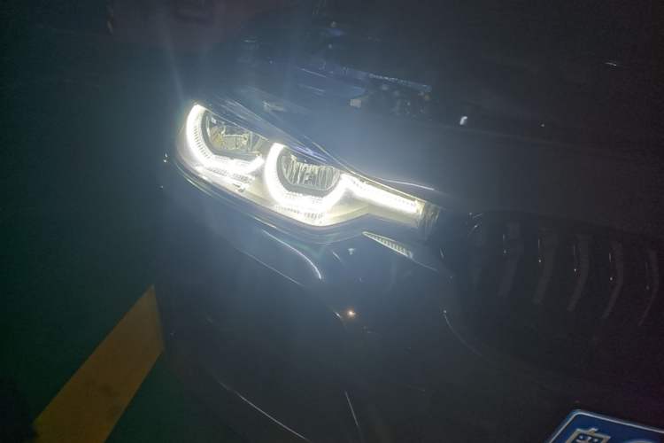 Used BMW 3 Series 2018 330i M Sport Night Edition Right Front Headlight