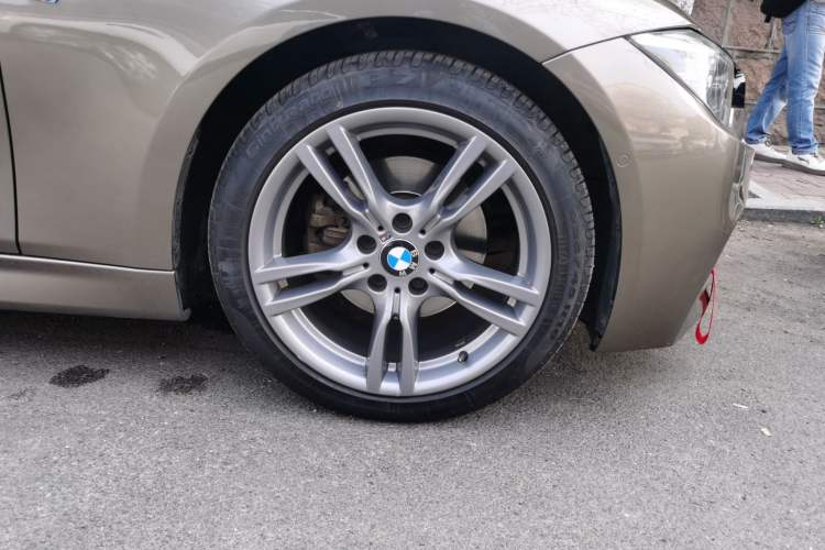 Used BMW 3 Series 2018 320Li M Sport Night Edition Right Front Wheel Hub