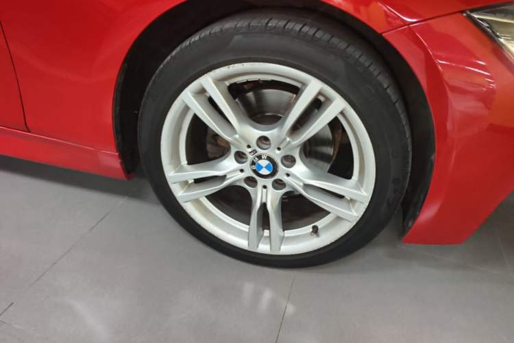 Used BMW 3 Series 2018 320Li Leading Model M Sport Package Right Front Wheel Hub