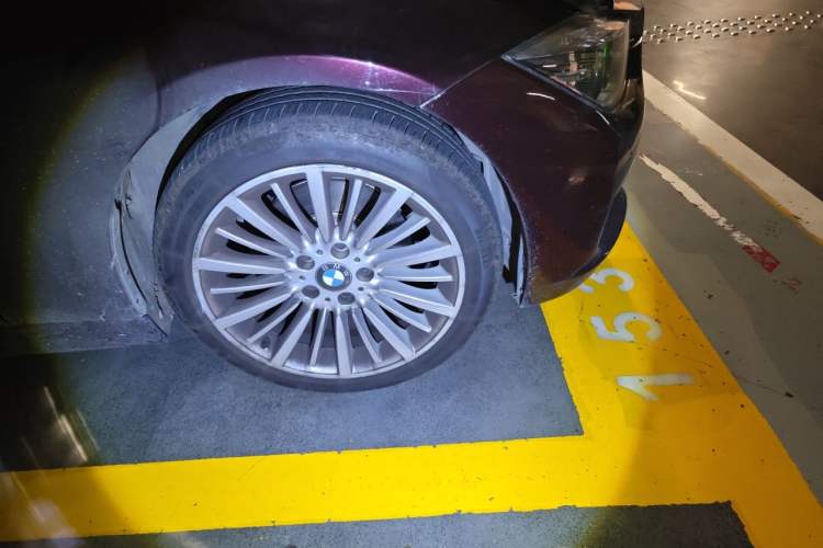Used BMW 3 Series 2018 320Li Fashion Model Right Front Wheel Hub