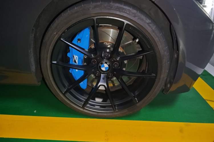Used BMW 3 Series 2018 330i M Sport Night Edition Right Front Wheel Hub