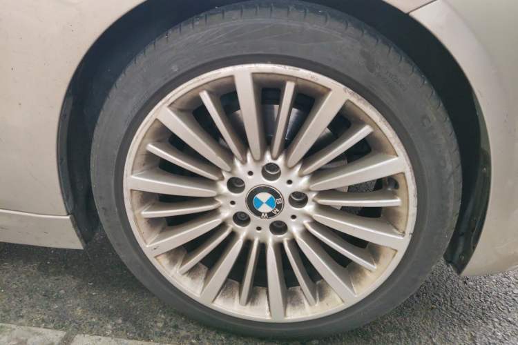 Used BMW 3 Series 2018 320Li Fashion Model Right Front Wheel Hub