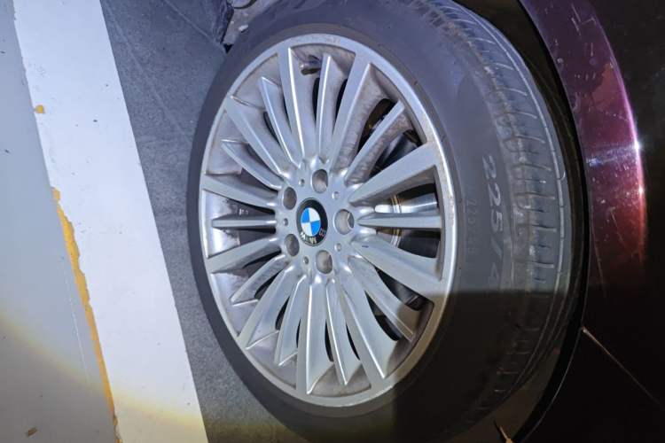 Used BMW 3 Series 2018 320Li Fashion Model Right Front Wheel Hub