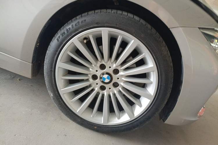 Used BMW 3 Series 2018 320Li Fashion Model Right Front Wheel Hub
