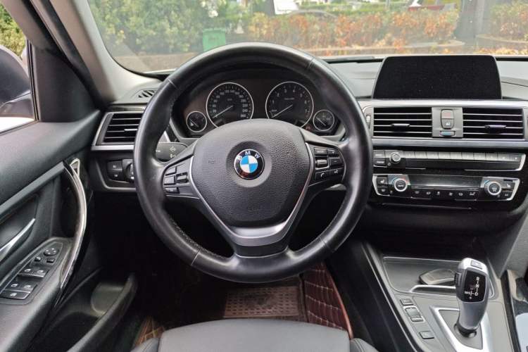 Used BMW 3 Series 2018 320Li Fashion Model Steering Wheel