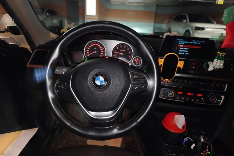 Used BMW 3 Series 2018 320Li Fashion Model Steering Wheel