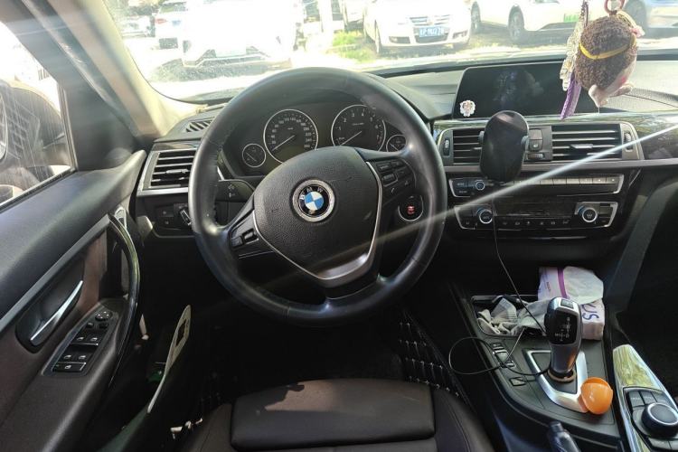 Used BMW 3 Series 2018 320Li Fashion Model Steering Wheel
