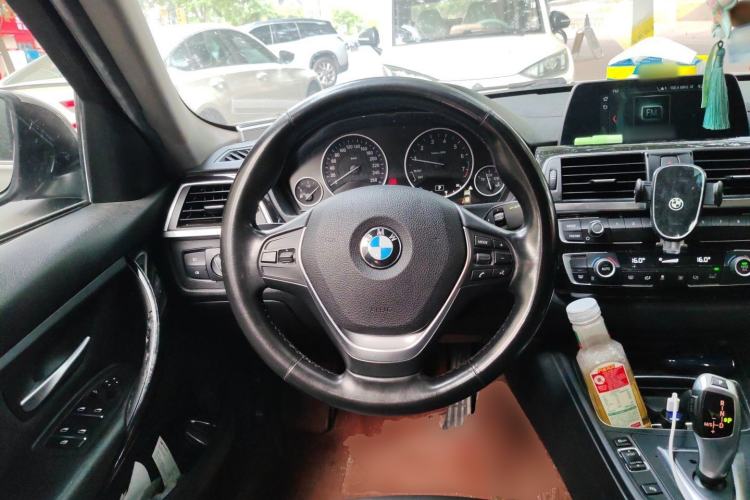 Used BMW 3 Series 2018 320Li Fashion Model Steering Wheel
