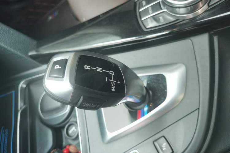 Used BMW 3 Series 2018 320Li xDrive Fashion Model Gear Lever