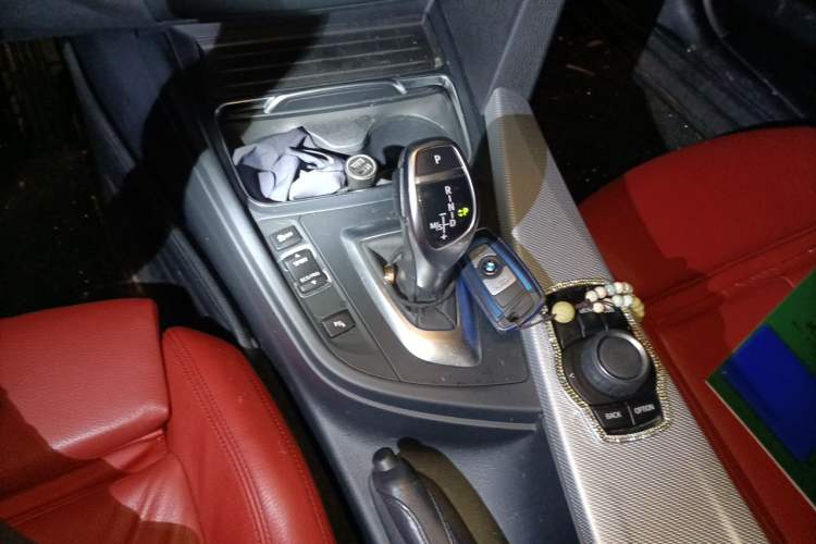Used BMW 3 Series 2018 320i M Sport Package Gear Lever