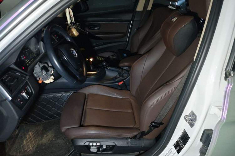 Used BMW 3 Series 2018 320Li Fashion Model Left Front Seat