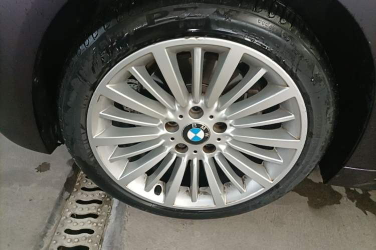 Used BMW 3 Series 2018 320Li Fashion Model Left Front Wheel Hub
