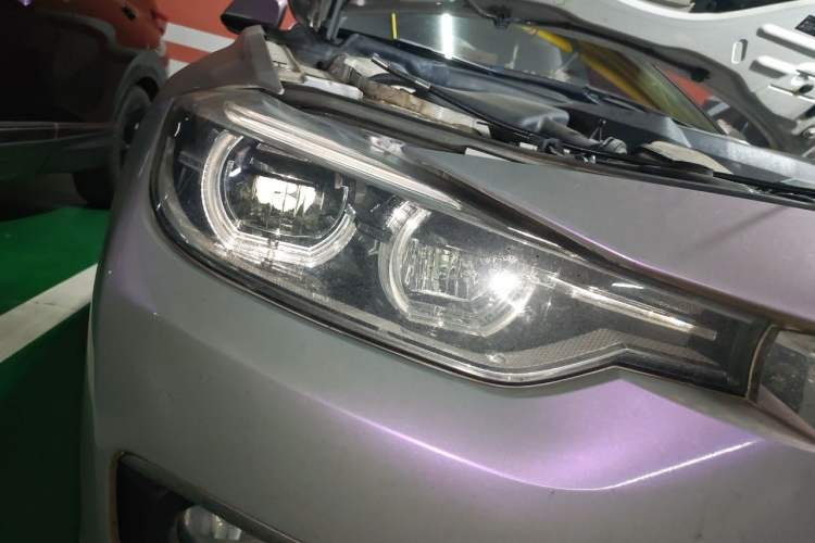 Used BMW 3 Series 2018 320Li Fashion Model Right Front Headlight