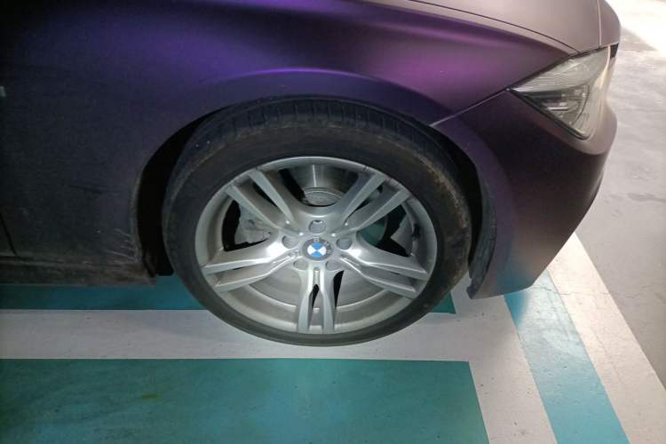 Used BMW 3 Series 2018 320i M Sport Package Right Front Wheel Hub