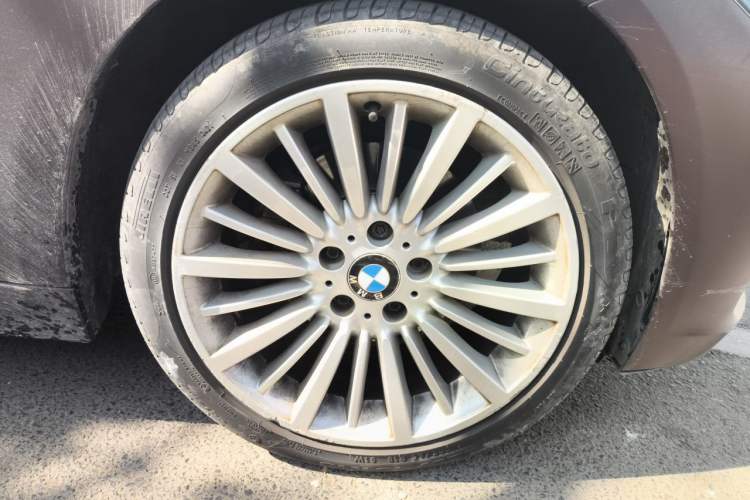 Used BMW 3 Series 2018 320Li Fashion Model Right Front Wheel Hub