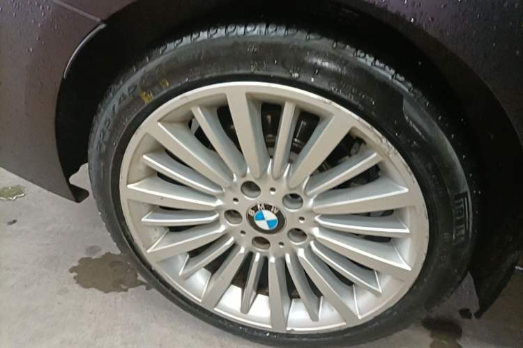 Used BMW 3 Series 2018 320Li Fashion Model Right Rear Wheel Hub
