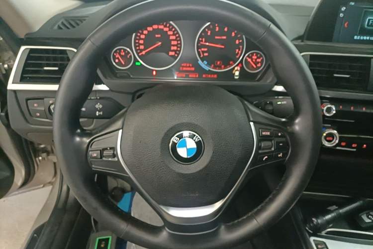 Used BMW 3 Series 2018 320Li Fashion Model Steering Wheel