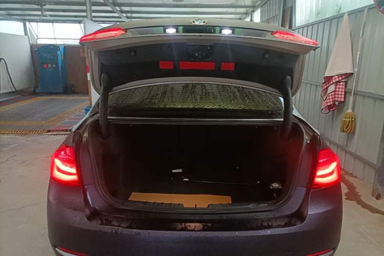 Used BMW 3 Series 2018 320Li Fashion Model Trunk
